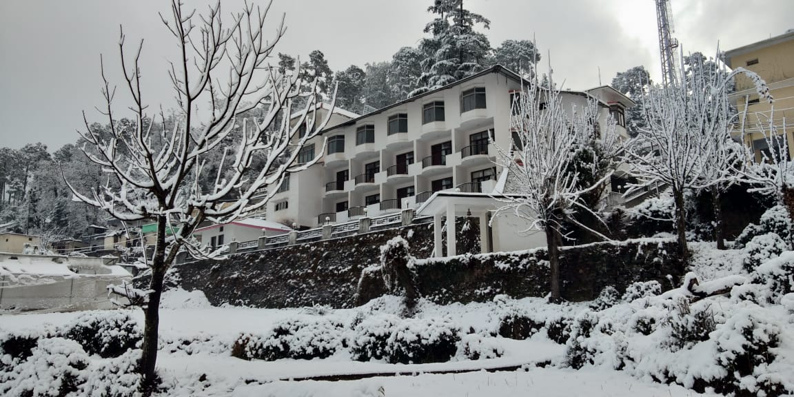 Gwaldam Resot in snow